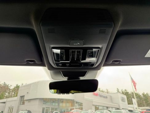 New 2026 Volkswagen Tiguan SE R-Line AWD/4WD image 35