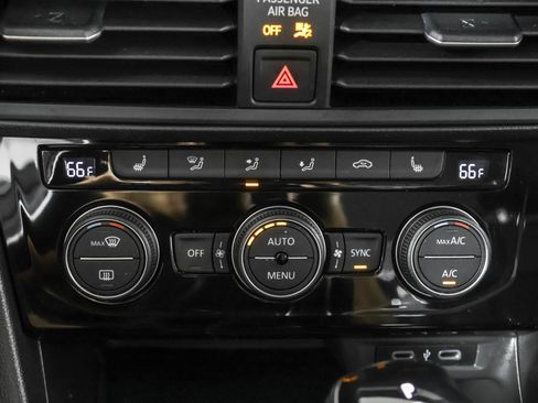 Used 2023 Volkswagen Jetta SE FWD image 30