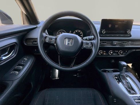 Used 2025 Honda HR-V Sport image 8
