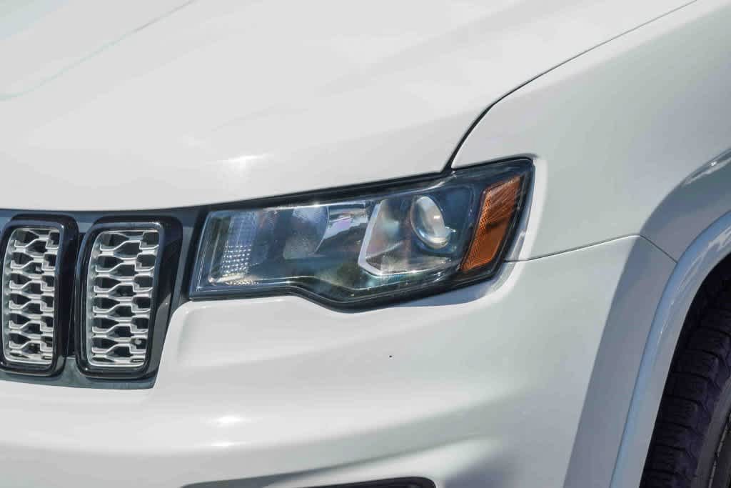 Used 2022 Jeep Grand Cherokee Laredo X RWD image 8