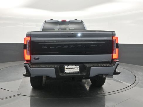 New 2026 Ford F250 Platinum w/ FX4 Off-Road Package image 17