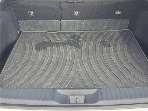 Used 2024 Toyota Prius XLE AWD/4WD image 6