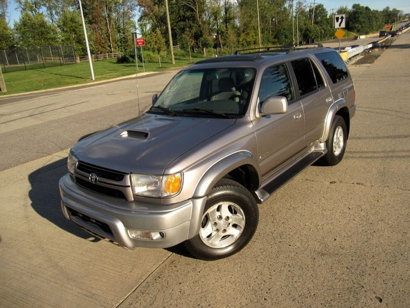 Used 2002 Toyota 4Runner SR5 RWD image 4