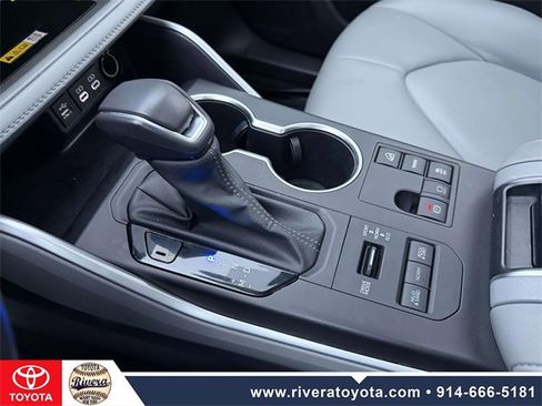 Used 2023 Toyota Highlander XLE image 21