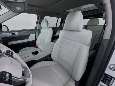 Used 2025 Hyundai Santa Fe Limited image 22