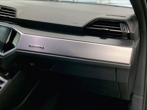 Used 2022 Audi Q3 2.0T Premium w/ Convenience Package image 23