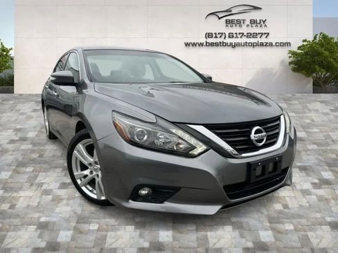 Used 2017 Nissan Altima 3.5 SL image 1