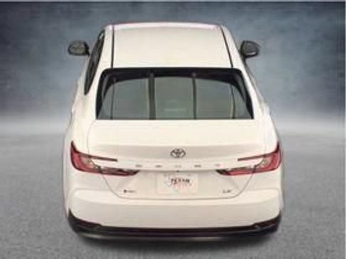 Used 2025 Toyota Camry LE FWD image 6