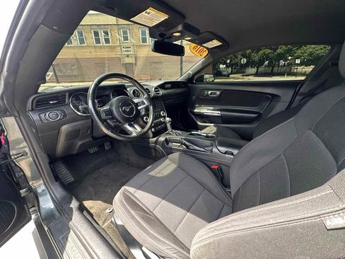Used 2016 Ford Mustang Coupe RWD image 10