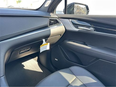 New 2025 Cadillac XT5 Premium Luxury w/ Technology Package image 18