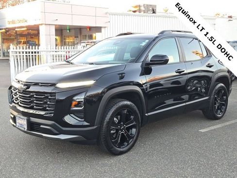Used 2025 Chevrolet Equinox LT w/ Midnight Edition image 2