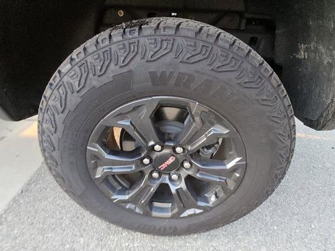 Used 2024 GMC Canyon Elevation RWD image 2