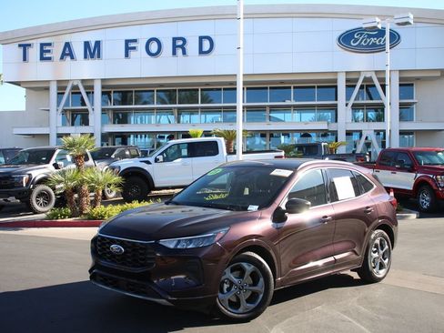 Certified 2023 Ford Escape ST-Line w/ Tech Pack #1 FWD image 2