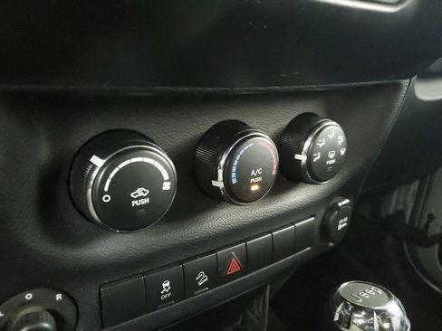 Used 2015 Jeep Wrangler Sport AWD/4WD image 24