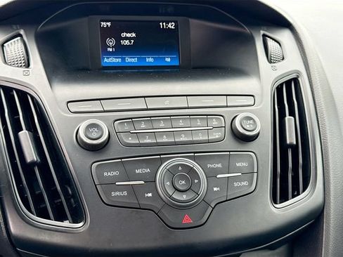 Certified 2018 Ford Focus SE w/ Cold Weather Package FWD image 21