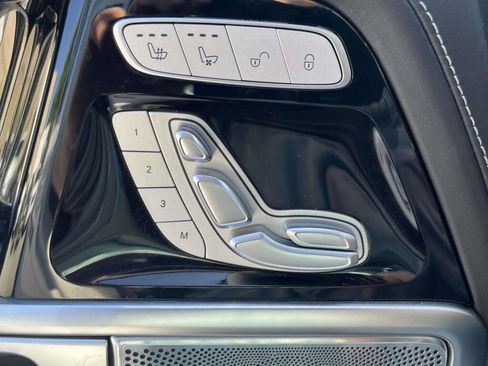 Used 2023 Mercedes-Benz G 550 image 32