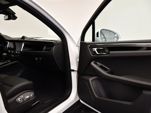 Certified 2026 Porsche Macan Turbo AWD/4WD image 48