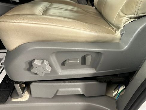 Used 2019 Nissan NV 3500 SL image 17