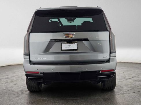 Certified 2025 Cadillac Escalade Sport Platinum w/ LPO, Floor Liner Package AWD/4WD image 4