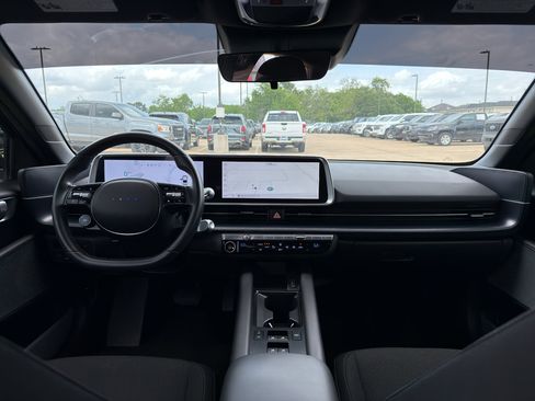 Used 2024 Hyundai Ioniq 6 SE RWD image 25