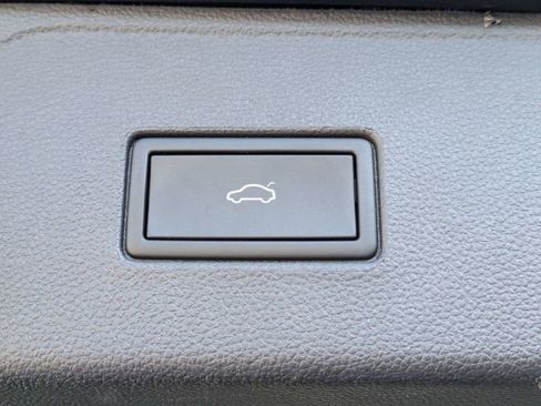 Certified 2023 Volkswagen Atlas SE FWD image 15