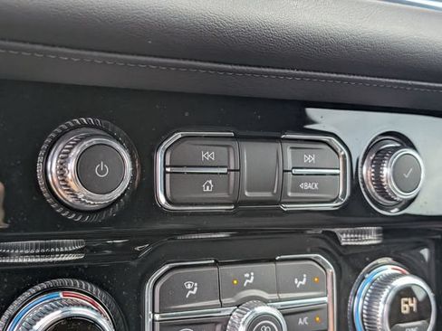 Used 2023 GMC Yukon Denali RWD image 15