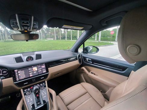 Used 2019 Porsche Cayenne S AWD/4WD image 29