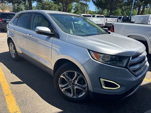 Used 2018 Ford Edge Titanium FWD image 3