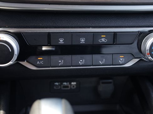 Used 2024 Nissan Altima 2.5 SV FWD image 10