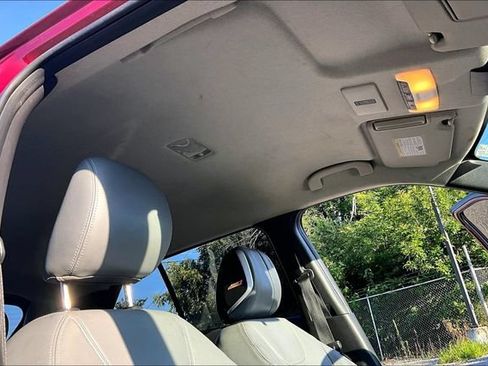 Used 2023 Nissan Kicks SR w/ SR Premium Package FWD image 27