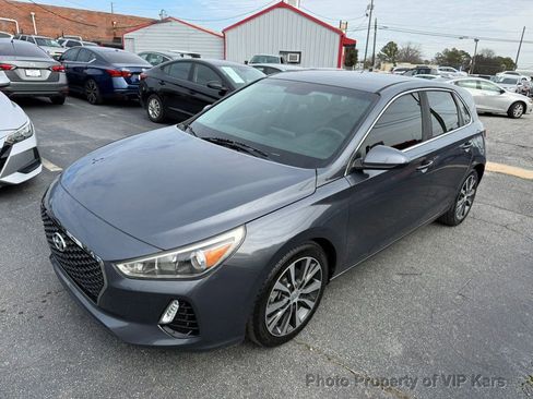 Used 2018 Hyundai Elantra GT image 22