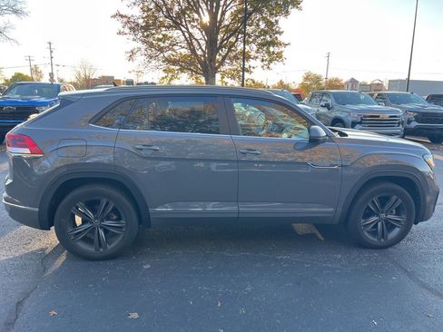 Used 2021 Volkswagen Atlas Cross Sport SE image 4