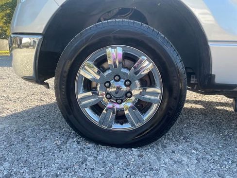 Used 2012 Ford F150 XLT w/ XLT Chrome Pkg image 16