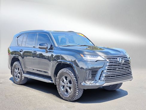 Used 2025 Lexus LX 700h Overtrail w/ Accessory Package (Z1) AWD/4WD image 7