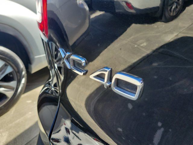 Used 2024 Volvo XC40 B5 Core w/ Protection Package Premier AWD/4WD image 9