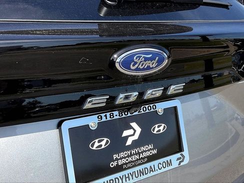 Used 2024 Ford Edge Titanium image 10