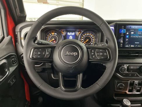 Used 2025 Jeep Wrangler Sport S AWD/4WD image 19