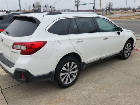 Used 2018 Subaru Outback 2.5i Touring w/ Popular Package #3 image 5