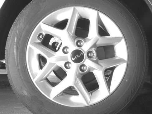 Used 2025 Kia Soul LX w/ LX Technology Package image 15