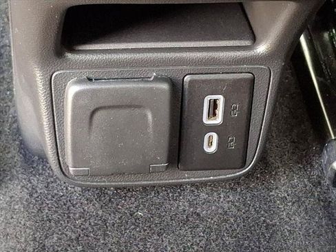 Used 2023 Chevrolet TrailBlazer LT w/ Convenience Package AWD/4WD image 12
