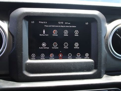Used 2020 Jeep Wrangler Unlimited Sahara AWD/4WD image 23