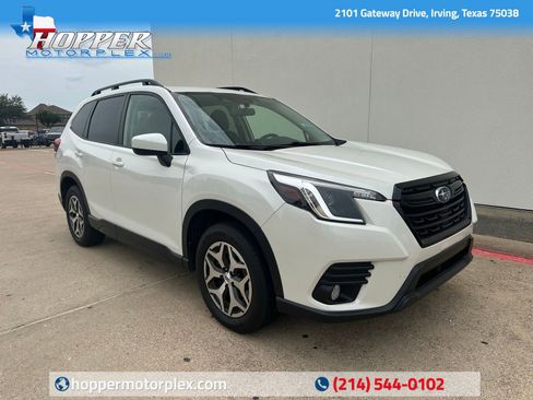 Used 2023 Subaru Forester Premium AWD/4WD image 1