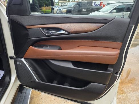 Used 2015 Cadillac Escalade Premium RWD image 20