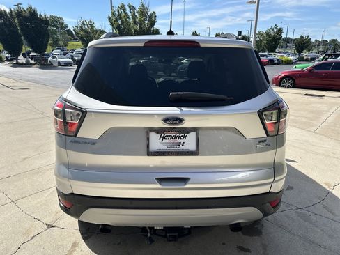 Used 2017 Ford Escape SE w/ Equipment Group 201A AWD/4WD image 8