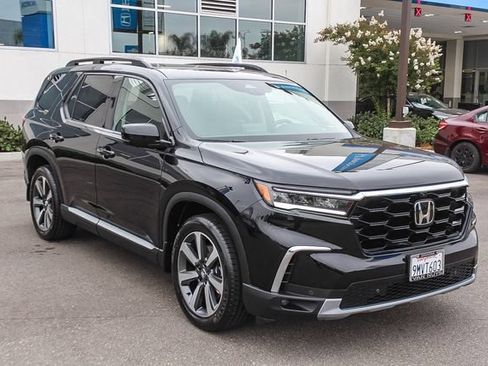 Used 2024 Honda Pilot Elite image 3