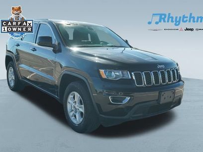 Used 2017 Jeep Grand Cherokee Laredo
