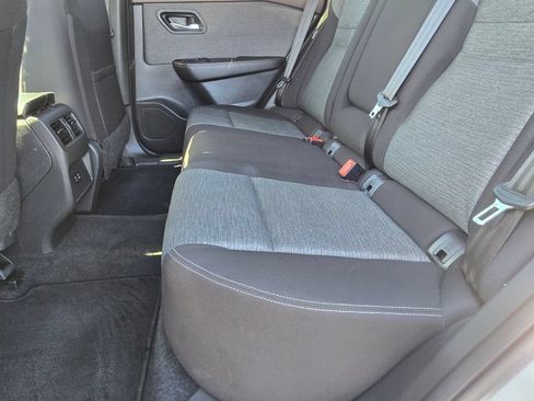 Used 2023 Nissan Rogue SV FWD image 11
