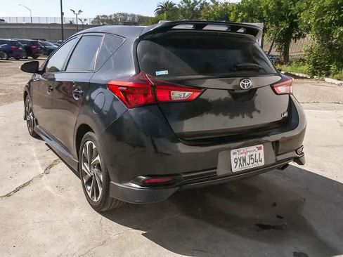 Used 2018 Toyota Corolla iM w/ Carpet Mat Package (TMS) image 7