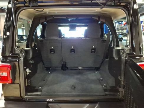 Used 2026 Jeep Wrangler Unlimited Sahara AWD/4WD image 20
