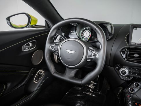 Used 2020 Aston Martin V8 Vantage Coupe RWD image 20